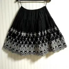 ブラウニービー 裾刺繍 フレアスカート ゴシック クラシカル 平成レトロ 黒 Mのサムネイル