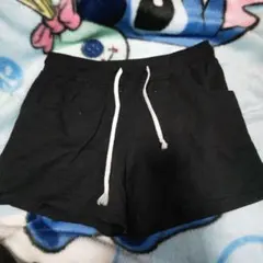 黒いショートパンツ ポケット付き