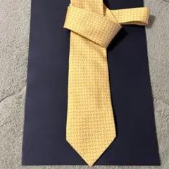 HERMES イエローネクタイ 幾何学模様中古