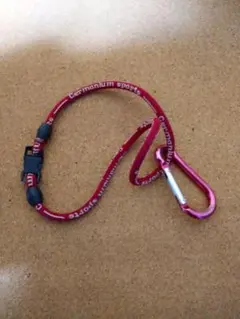 Germanium Sports 赤いストラップ カラビナ付き