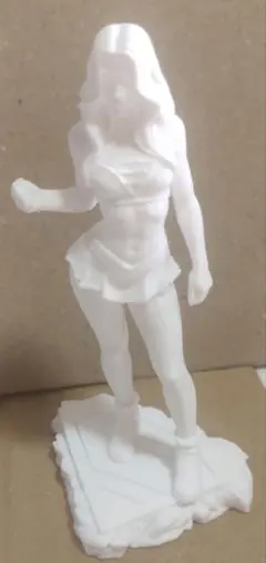 希少 造形が精巧なホワイトカラーの女性キャラクターフィギュア 未塗装のサムネイル