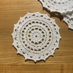 ハンドメイド レース編み ドイリー コースター 4枚セットのサムネイル