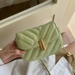 ライトグリーン キルティング ショルダーバッグ
