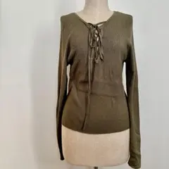 H&M DIVIDED オリーブ色レースアップ Vネックリブニット長袖トップス