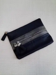 未使用 ARMANI EXCHANGE カーフ調 型押しスタッズつき ポーチ 黒