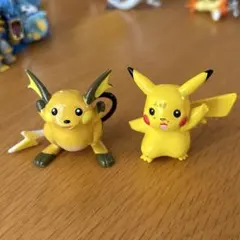 ポケモン モンコレ フィギュア 初期 ピカチュウ　ライチュウ