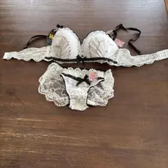 ホワイト ブラジャーショーツセット M