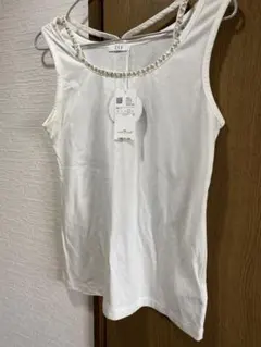 a.v.v.  新品　タンクトップ　ビーズ飾りのサムネイル