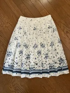 Aylesbury プリーツスカート ひざ丈　【9号】