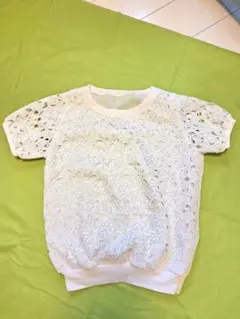 レース花柄シャツ　オフィスカジュアル