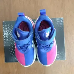 adidas × Disney キッズスニーカー 15cm