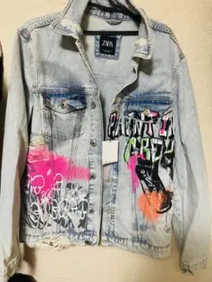 ヒデ　さん、【新品タグ付き】ZARA グラフィティアート デニムジャケット M