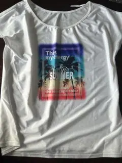 ホワイトグラフィックTシャツ