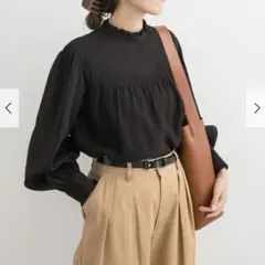 美品★アーバンリサーチドアーズ ピンタックフリルスタンドカラーブラウス