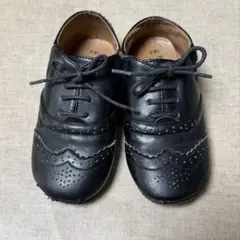 ブラックレザーウィングチップシューズ