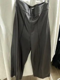 ZARA ダークブラウン 合成皮革 ワイドパンツ フロントタック
