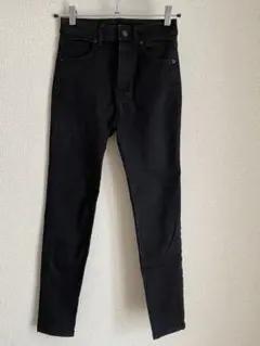 GU スキニーデニム ブラック