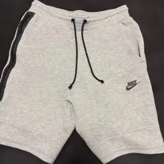 希少 NIKE ナイキ テックフリース ハーフパンツ