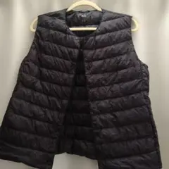 ユニクロ　黒　ウルトラライトダウン　ベスト