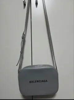 BALENCIAGA グレー ショルダーバッグ　カメラバッグxsのサムネイル