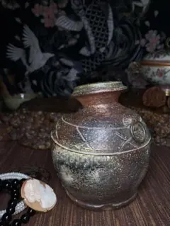 信楽焼　三彩作　陶器 花瓶 黒と金のグラデーション　伝統工芸品　インテリア 信楽焼 三彩作 陶器 花瓶 黒と金のグラデーション 伝統工芸品