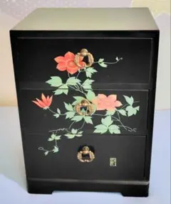 木製　小箪笥　卓上収納　黒　漆器　細工　花の絵柄　小物入れ　小物収納　３段引出し