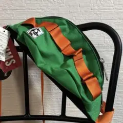新品タグ付き　CHUMS チャムス　ボディバッグ　ショルダー　 緑&橙