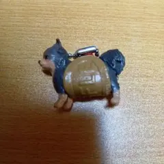 ワッフルに入った犬 のチワワフィギュア キーホルダー