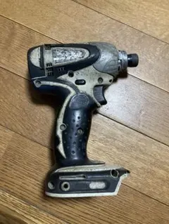 マキタ 充電式インパクトドライバ　TD130D　ジャンク