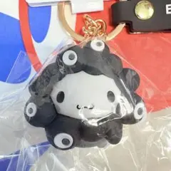サンリオ　シナモンロール　黒ミャクミャク　キーホルダー　万博会場限定品