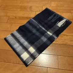 comme ca men ネイビーとホワイトのチェックマフラー