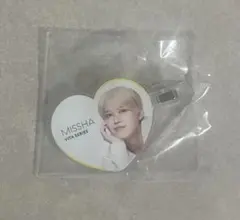 白岩瑠姫 MISSHA ヘアクリップ