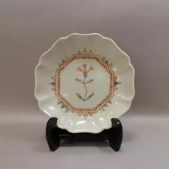 九谷焼銀舟窯　フラワーモチーフのカラフルな小皿