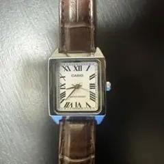 ブラウンレザー スクエア型時計
