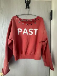 赤いスウェット トレーナー PAST