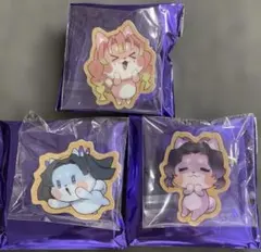 鬼滅の刃　バレンタインランダムアニマルクッキーバッジ　蜜璃　しのぶ　アオイ　３点