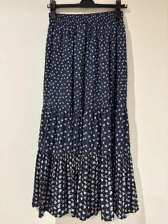 PAUL & JOE UNIQLO フレアスカート ネイビー 花柄のサムネイル