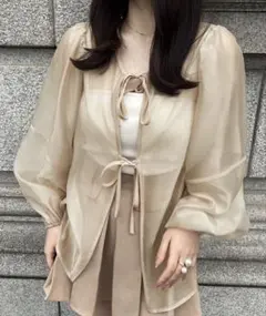 JUNOAHシースルー ベージュ シャツ