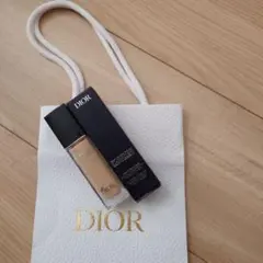Dior フォーエヴァー リキッドコンシーラー 0.5N