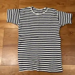 ネイビーとホワイトのストライプ半袖Tシャツ