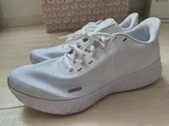 Nike ホワイト ランニングシューズ