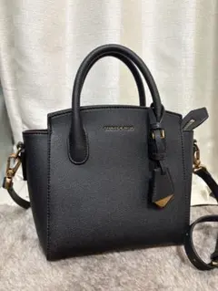 CHARLES & KEITH ハンドバッグのサムネイル