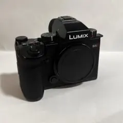 Panasonic LUMIX S5II 本体 バッテリー2個 充電器付 - メルカリ