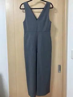 ユニクロ　グレー Vネック サロペットs
