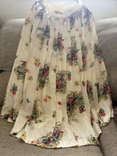 ☘春秋だね☘️ LADY'sフレアスカート♡Lois CRAYON♡新品 ☘春秋だね☘️ LADY´sフレアスカート♡Lois CRAYON♡新品