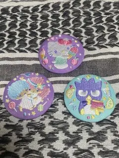 サンリオ刺繍缶バッジ　ハローキティ、リトルツインスターズ、バッドばつ丸セット