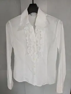 フリル付きホワイト長袖シャツ　長袖ブラウス　 就活