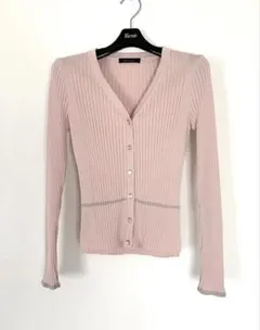 Rene basic( ルネ ベーシック)ロゴ入ボタン Vネック薄手カーディガンのサムネイル