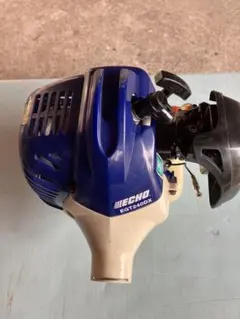 ECHO エコー エンジン刈払機 草刈機 EGT260 - メルカリ