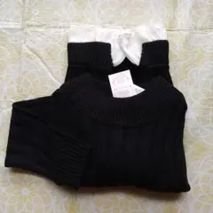 未使用タグ付き 裾フリルハイネックリブニットセーター 黒　マジェスティックレゴン